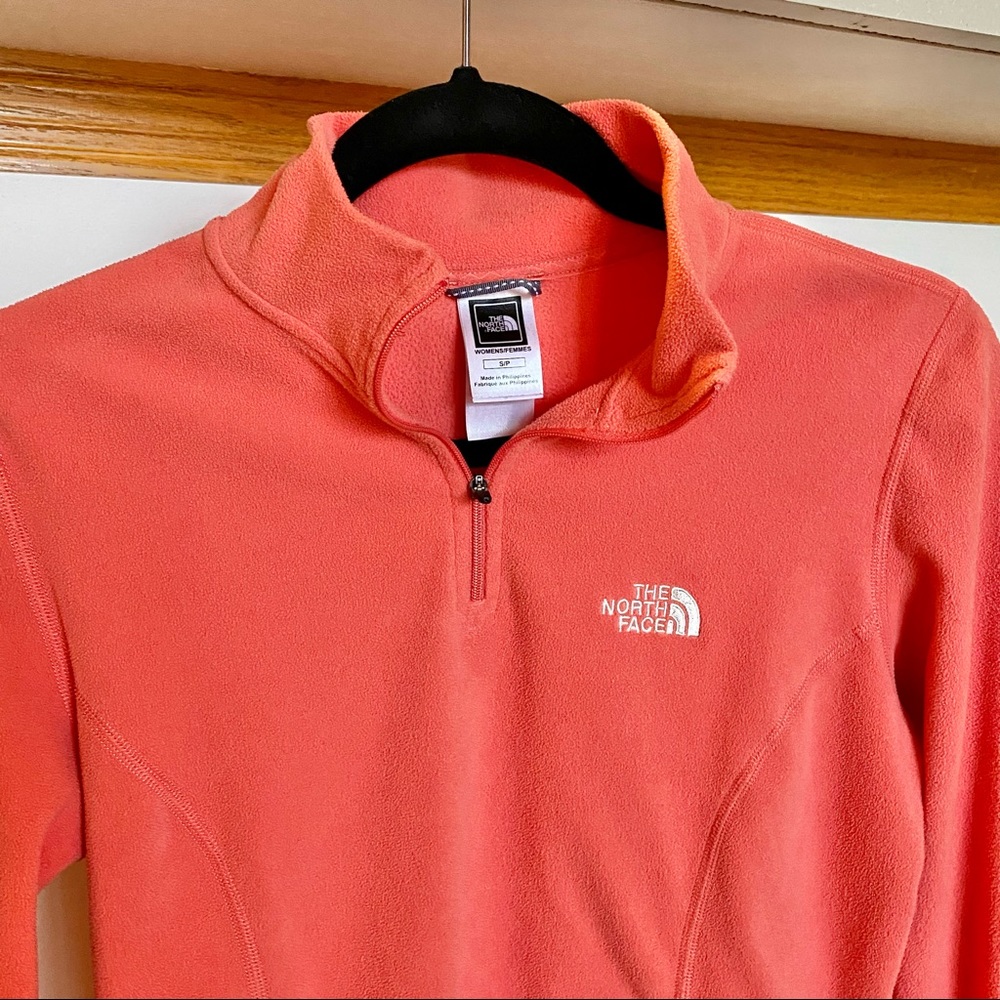 *The North Face size small peach 1/4 zip fleece